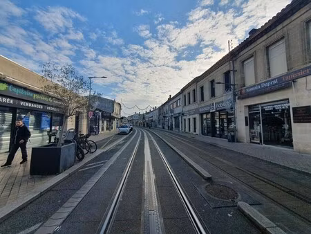 location local commercial