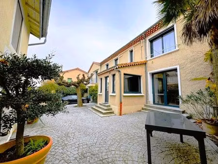 maison de caractère + t2 + t3 indépendant