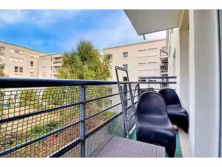 appartement 2 chambres meublé avec accès handicapé  garage et terrasse