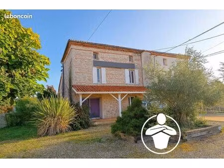 immeuble 17 pièces 377 m²