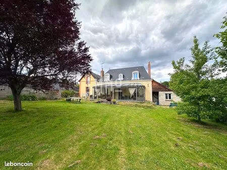 maison 8 pièces 220 m²