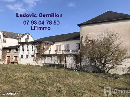 immeuble 22 pièces 900 m²