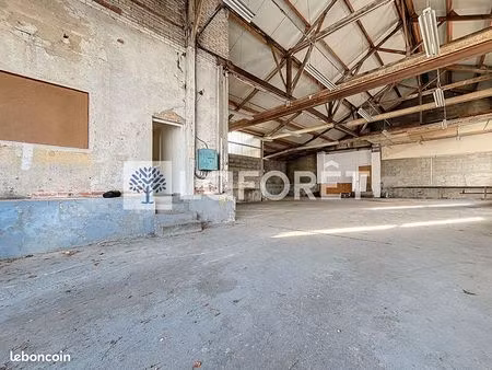 parking/box 330 m² bressuire