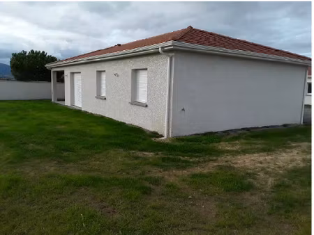 location villa 4 pièces 100 m² à vernosc-lès-annonay (07430)  1 015 €