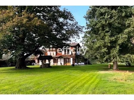 maison 10 pièces - 325 m²