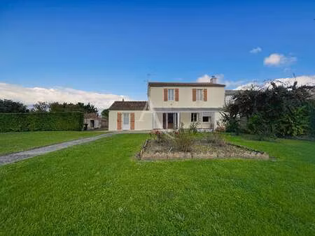 vente maison à sainte-radégonde-des-noyers (85450) : à vendre / 95m² sainte-radégonde-des-