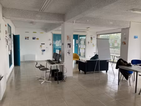 local commercial/bureaux segré