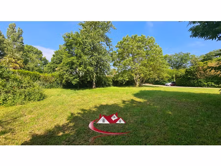 terrain a batir d'une superficie de 1260 m2