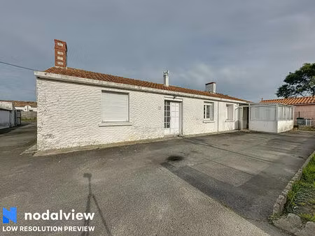 maison saint urbain 7 pièce(s) 130 m2