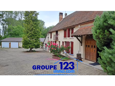 ensemble de 2 maisons sur un magnifique parc