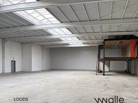 loods met industrieel karakter in het centrum van kortrijk!