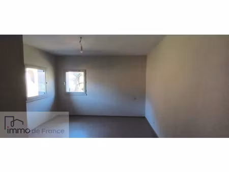 location appartement 4 pièces 72 m² à brusque (12360)