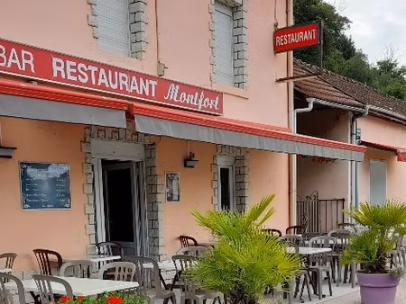 clerval  immeuble de 2 appartements + restaurant (en activité)