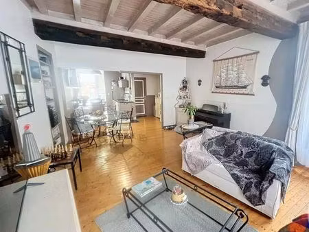 immeuble : immeuble comprenant: appartement 140 m² avec un local commercial 70 m ²+ cave 3