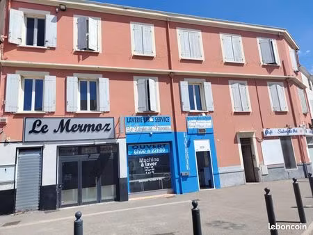 immeuble 21 pièces 411 m²