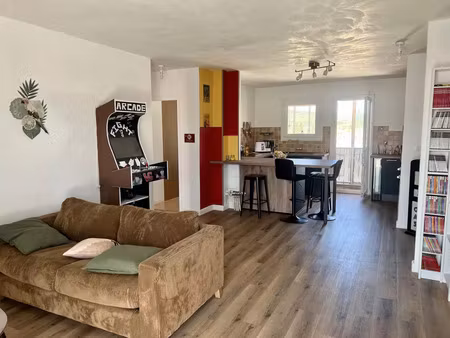 vente appartement 3 pièces 63m2 la londe-les-maures 83250 - 222000 € - surface privée