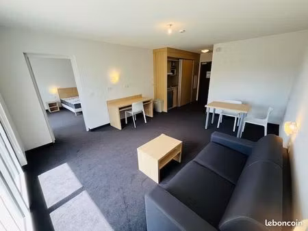 grand appartement t2 neuf meublé 50m² larmor-plage avec balcon