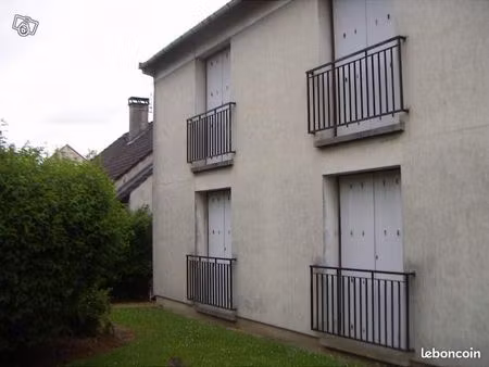 6 studios et f1 dans maison 240 m2  bon revenu locatif