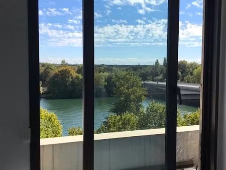 location meublée appartement 1 pièce 27 m² à suresnes (92150)  1 150 €