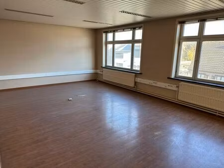 beaux espaces de bureaux entre 35 à 240m2