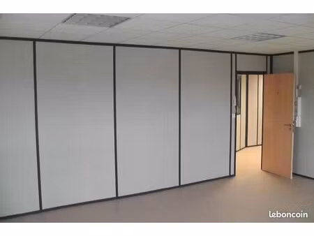 bureau za grenade 37 m2 plus parties communes  coin détente  wc 444 ht hors charges