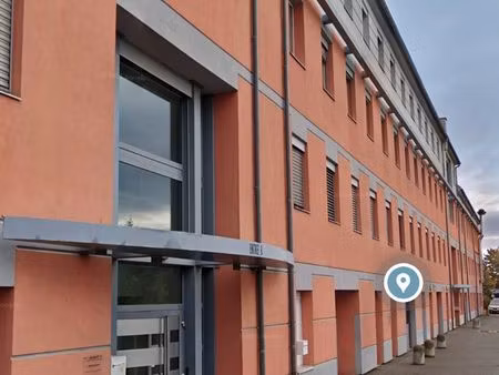 parc de la mer rouge : grands bureaux à louer disponibles immédiatement