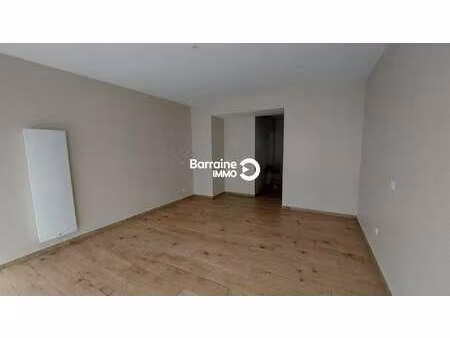 location bureaux et commerces à morlaix (29600) : à louer / 33m² morlaix