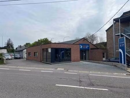 commerce 65m²
