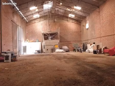 hangar 600 m2 a louer a nailloux a 2 km du péage a66