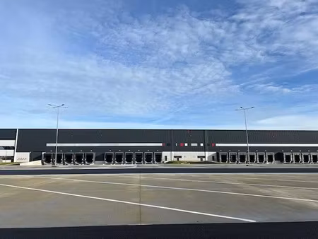 location entrepôt / local d'activités oudalle 42 893 m²