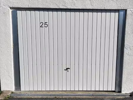 location parking 15 m² à chinon (37500)  53 €