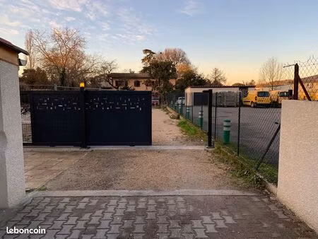 emplacement de parking grisolles centre