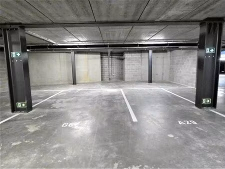 parking souterrain dans un endroit central