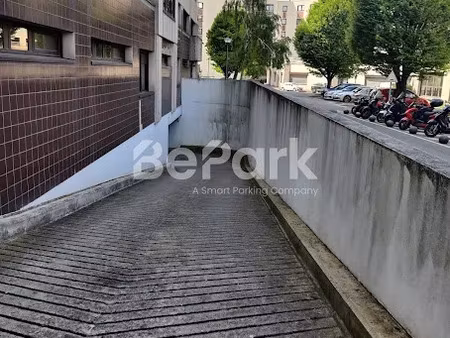 location parking 12 m² à ivry-sur-seine (94200)  90 €
