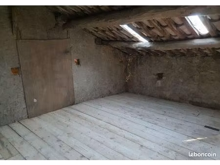 box garde-meubles 20m2 /25 m3 a louer à saint marcel d'ardèche