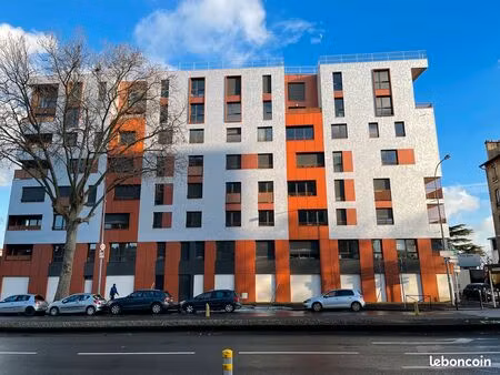 local commercial 375 m2