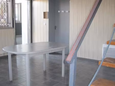 a vendre local commercial de 270 m2 à izon