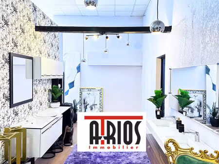 location local commercial 335m2 la garde 83130 - 3500 € - surface privée