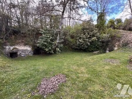 local divers 80 m² st etienne de chigny