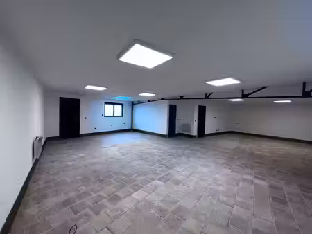 location local commercial saintes 17100 - - surface privée