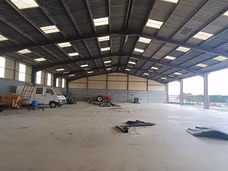 vente local d'activités vivonne 1 000 m²
