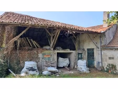 ancienne habitation avec remise