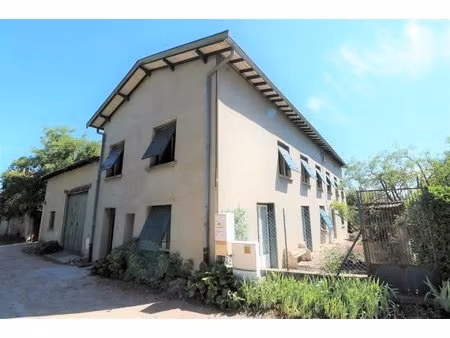 maison familiale - 222 m² hab. + 216 m² de dépendances avec ≈1000 m² de terrain