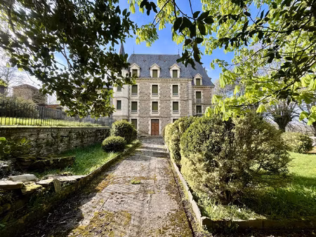 château sur 4 5ha