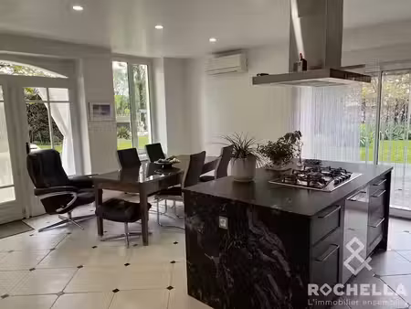 vente maison 8 pièces 244 m² à la brousse (17160)  438 000 €