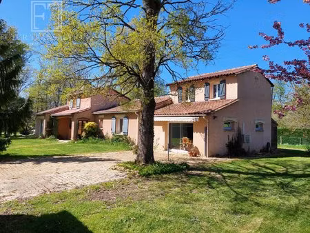 2 maisons avec piscine couverte