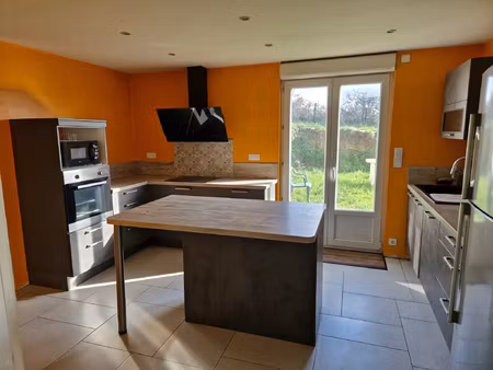 maison de160 m2 avec quatre chambres