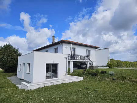 vente maison saintes 17100 - - surface privée