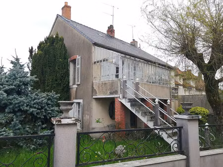 auxy - maison de village mitoyenne de 134 m² hab. (3 chambres)