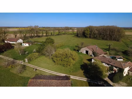 vente maison 14 pièces 530 m² genouillé (86250)